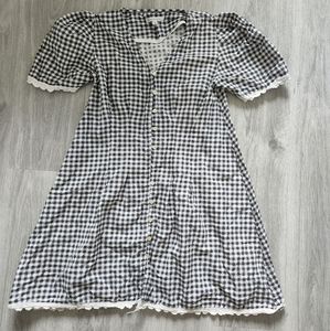 Puff sleeves dress